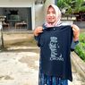 Kunjungi IKN, Jokowi Lempar Baju Kaus Bergambar Wajahnya dari Mobil