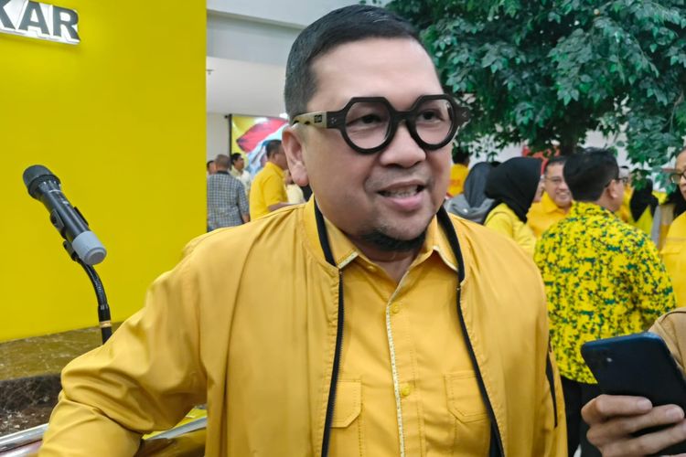 Ketua Komisi II DPR Ahmad Doli Kurnia ditemui di Kantor DPP Partai Golkar, kawasan Slipi, Jakarta, Minggu (10/3/2024).