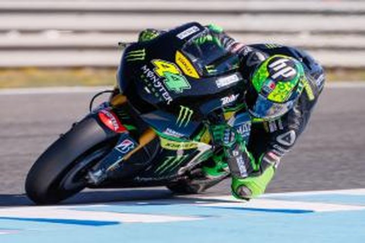 Pebalap Yamaha Tech 3 asal Spanyol, Pol Espargaro, memacu motornya pada sesi latihan bebas ketiga GP Spanyol di Sirkuit Jerez, Sabtu (2/5/2015).