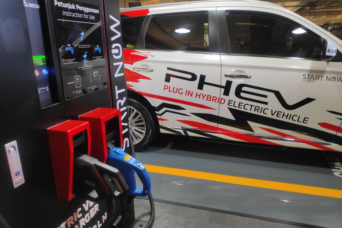 Mitsubishi sediakan quick charging di Plaza Senayan