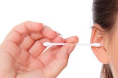 Bolehkah Membersihkan Telinga dengan Korek Kuping? Ini Kata Ahli