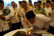 Ulang Tahun, Djarot Tiup Lilin dan Potong Kue Usai Shalat Id