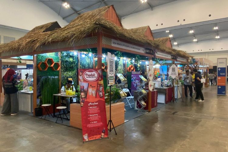 Booth enam desa wisata yang hadir dalam Kompas Travel Fair (KTF) 2023 yang digelar pada 1-3 September 2023 di Hall 5 dan Hall 6 ICE BSD, Tangerang.