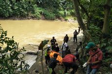 Mayat Pria Tertelungkup Ditemukan di Tumpukan Sampah di Kali Ciliwung Depok