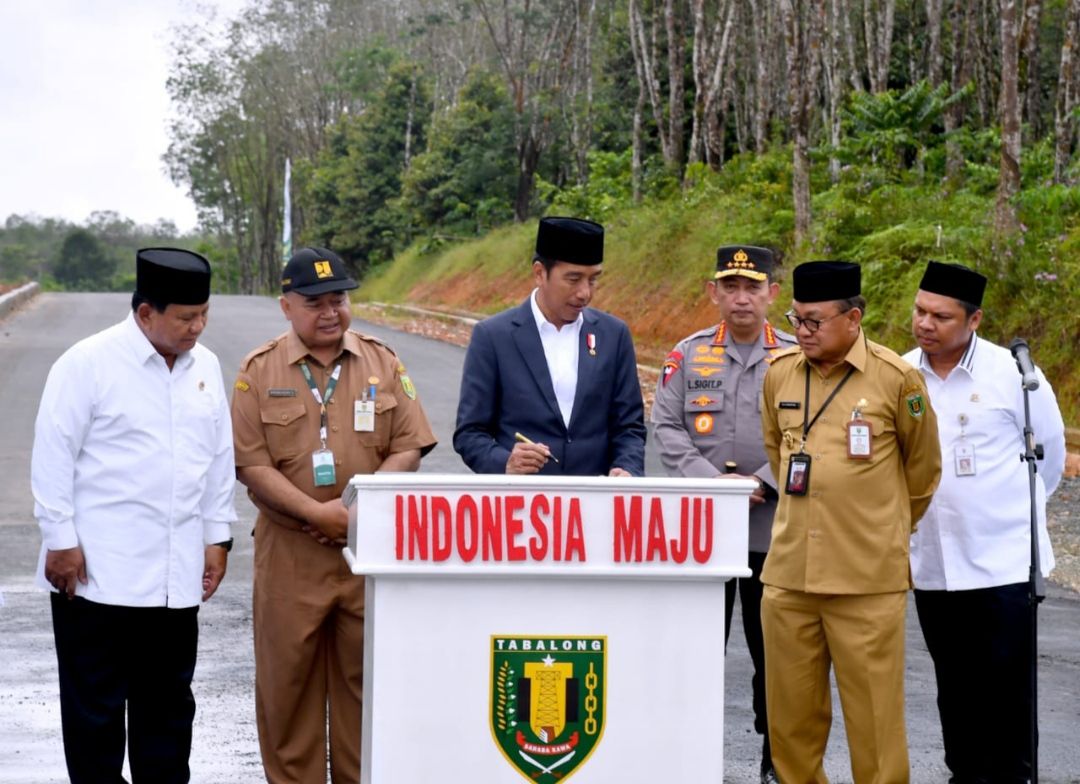 Jokowi Resmikan Jalan Nan Sarunai Kabupaten Tabalong, Telan Biaya Rp 104 Miliar