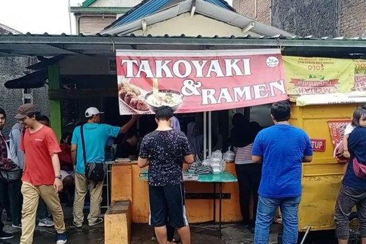 Suasana warung takoyaki milik Hada Hiroshi di RT 3/RW 11 Kelurahan Pucangsawit, Solo.