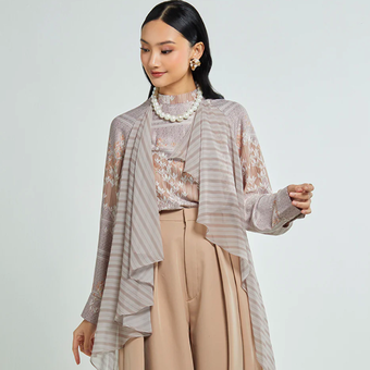 Eliza Layered Tunic dari Kami, model baju Lebaran untuk non hijab