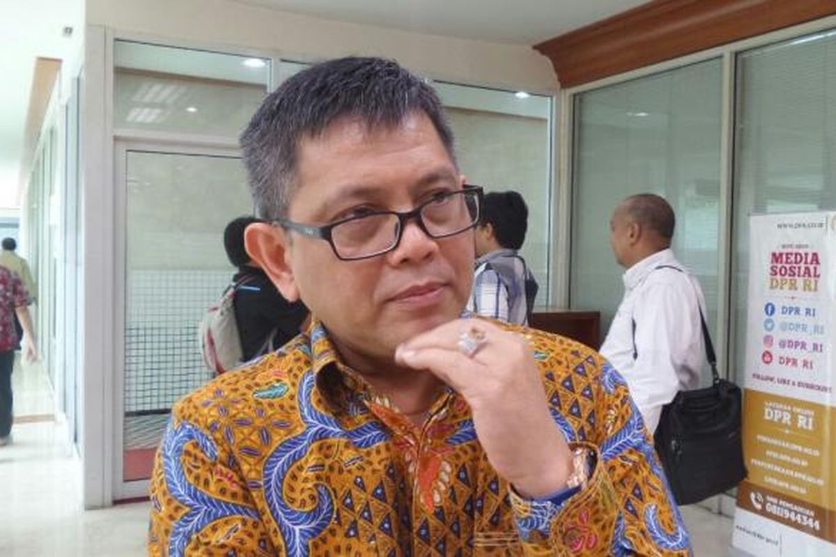 Anggota Komisi III dari Fraksi Partai Nasdem, Taufiqulhadi di Kompleks Parlemen, Senayan, Jakarta, Senin (30/1/2017).
