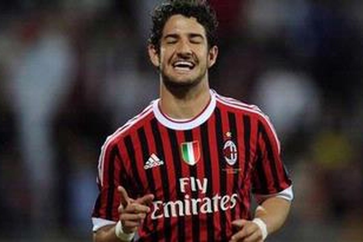 Penyerang AC Milan, Alexandre Pato.