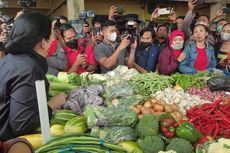 Momen Puan Maharani Blusukan ke Pasar Kebon Roek Mataram, Ada Teriakan 