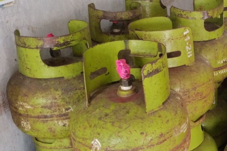LPG 3 Kg Langka di Lombok Timur, UMKM Tutup dan Warga Pingsan Saat Antre