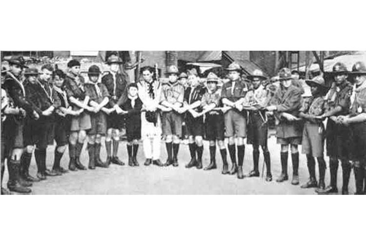 Para peserta dari berbagai negara dalam Jambore Pramuka Dunia pertama pada 30 Juli 1920.