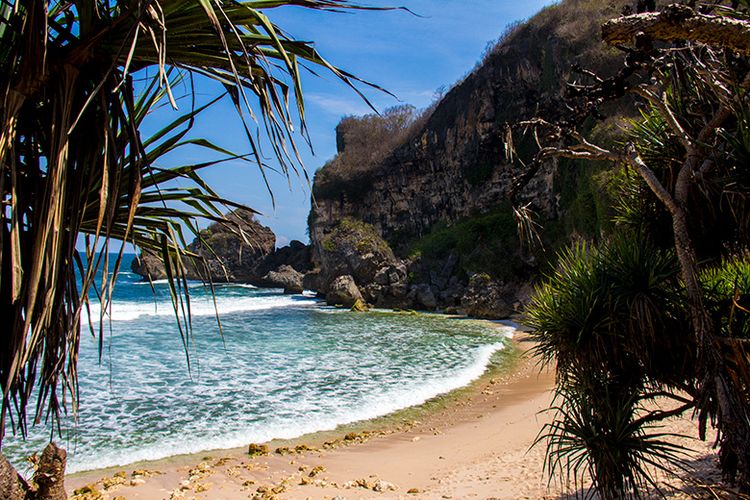 Krokoh, pantai paling timur Provinsi Daerah Istimewa Yogyakarta.