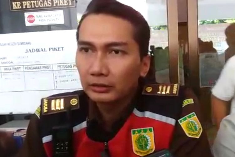 Kasi Pidsus Kejari Sumedang Lucky Maulana