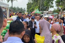 Jelang Idul Adha, Mendag Zulhas Bagi-bagi 2 Ton Beras di Lampung