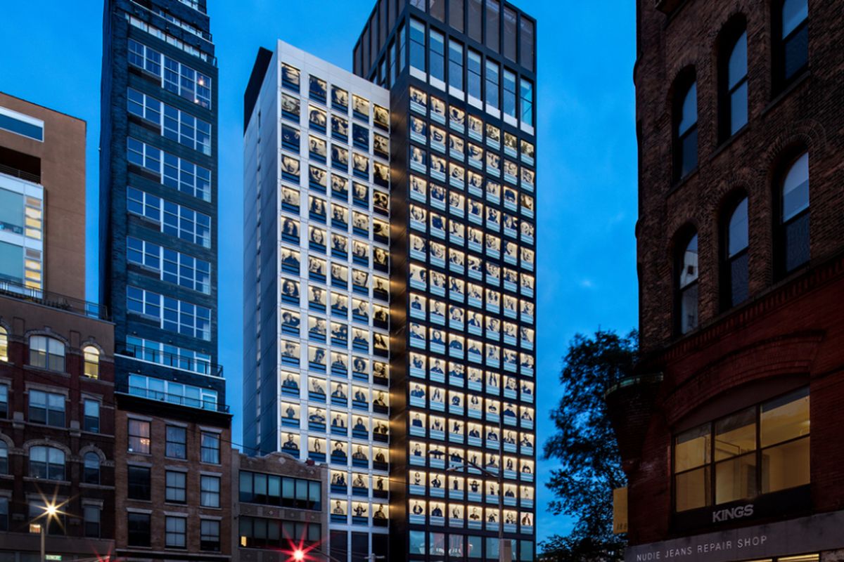 Bowery CitizenM Hotel dibangun dari 210 unit komponen modular. 