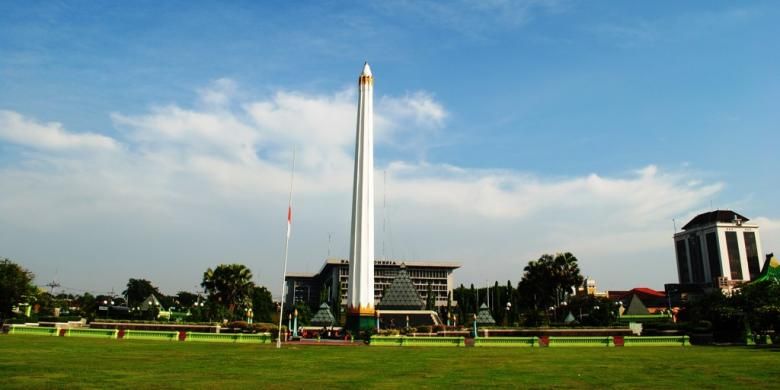 Tugu Pahlawan.