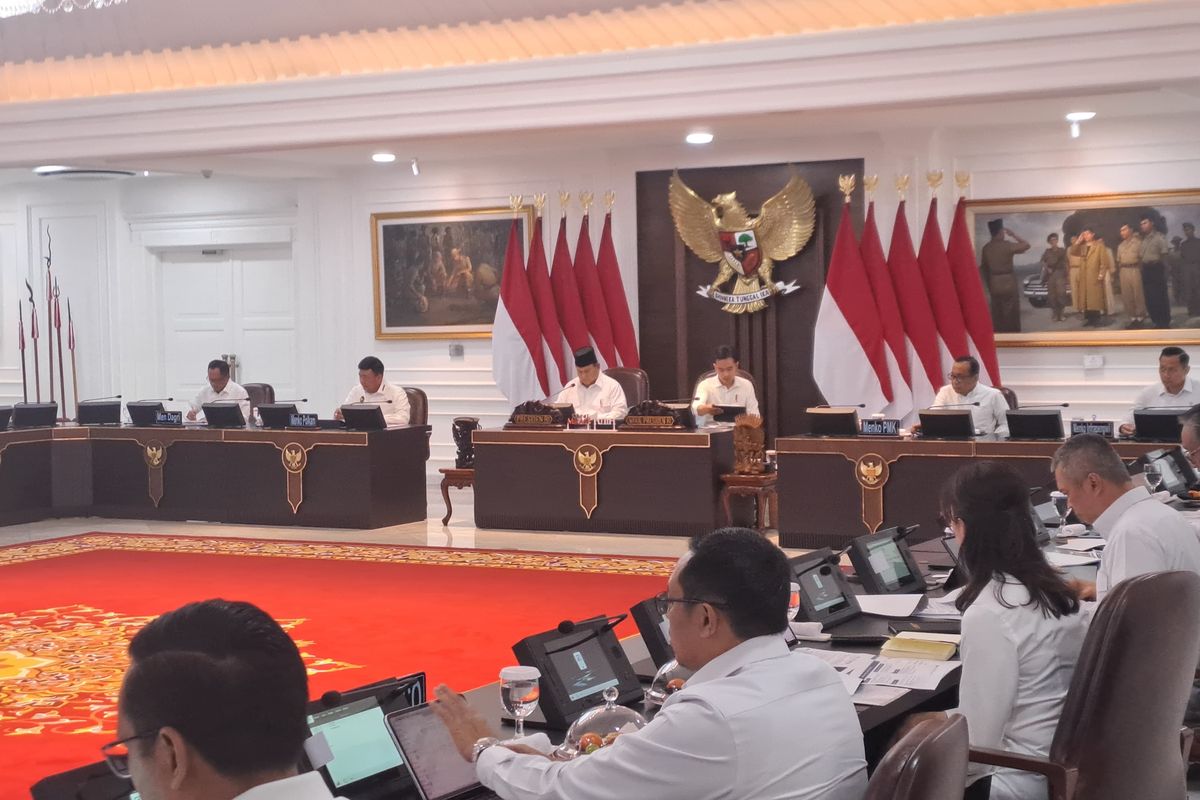 Usai Dipecat PDIP, Gibran Ikut Prabowo Ratas Persiapan Natal dan Tahun Baru di Istana