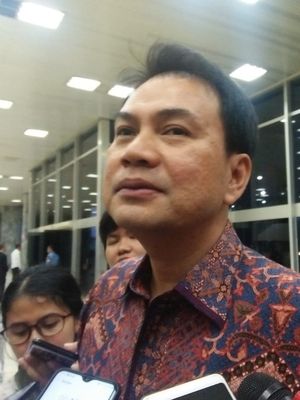 Wakil Ketua DPR RI Azis Syamsuddin di Kompleks Parlemen, Senayan, Jakarta, Senin (28/10/2019).