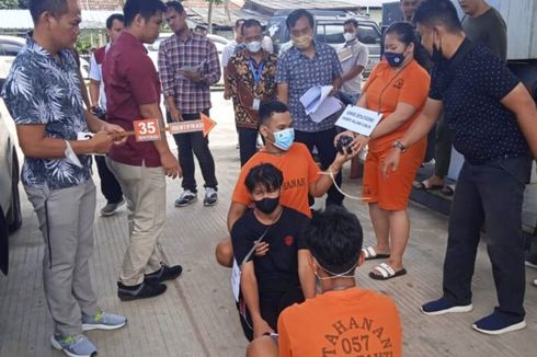 Polisi Gelar Rekonstruksi Kasus Pembunuhan Pengusaha Papan Bunga di Lampung