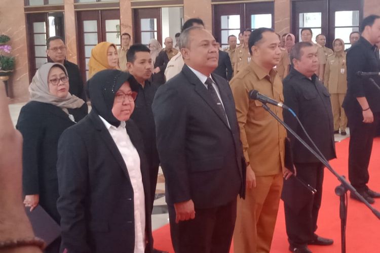 Wali Kota Surabaya Tri Rismaharini bersama jajaran Pemkot Surabaya diambil sumpah di Balai Kota Surabaya, Senin (15/7/2019).  Pengambilan sumpah dilakukan setelah aset YKP krmbali ke tangan Pemkot Surabaya.