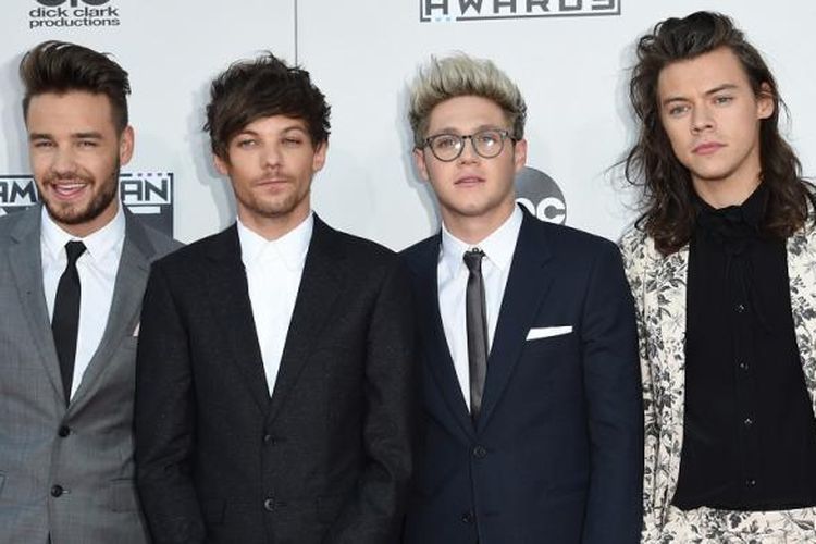 Para personel One Direction, (dari kiri) Liam Payne, Louis Tomlinson, Niall Horan, dan Harry Styles menghadiri American Music Awards pada 22 November 2015.