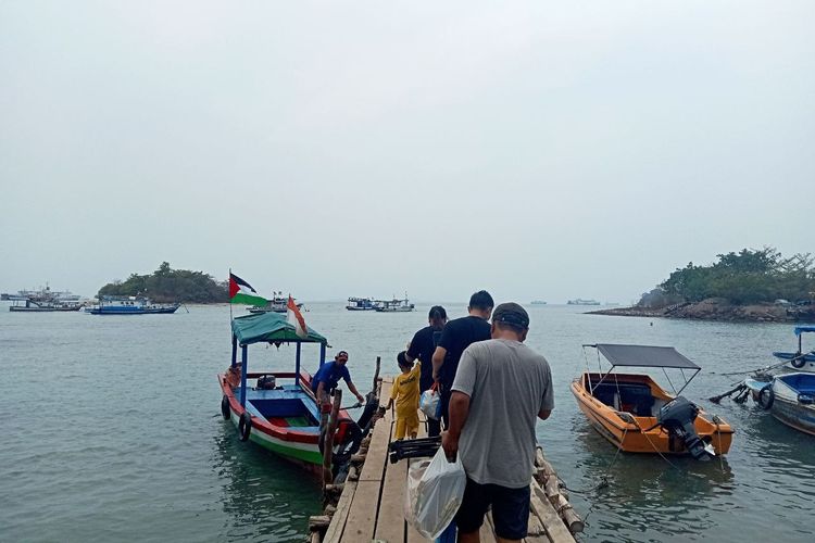 Lokasi penyeberangan naik kapal motor ke Pulau Merak Besar, Selasa (14/11/2023).
