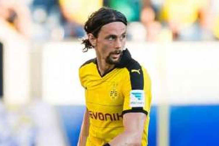 Bek asal Serbia, Neven Subotic, mengindikasikan bakal pergi dari Borussia Dortmund.