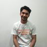 Biodata Reza Rahadian, Aktor dengan Julukan Seribu Wajah