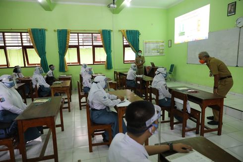 Epidemiolog Minta Pemprov DKI Siapkan Tenaga Kesehatan di Sekolah