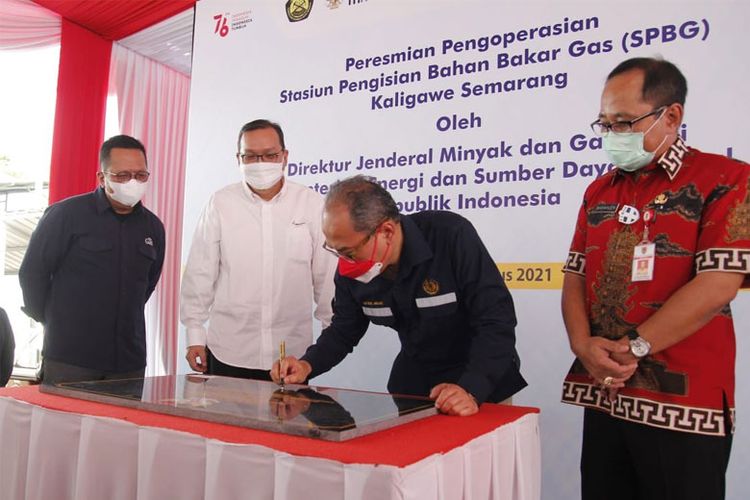 SPBG Kaligawe berkapasitas 1 million standard cubic feet per day (MMSCFD) atau setara 30.000 liter premium per hari (lsp). 