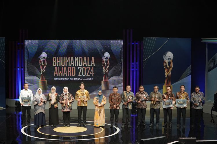 Badan Restorasi Gambut dan Mangrove (BRGM) menerima penghargaan Bhumandala Rajata (Medali Perak) kategori Kinerja Simpul Jaringan Informasi Geospasial pada ajang Bhumandala Award 2024. 