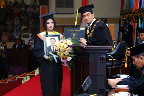 2 Mahasiswa UB Meninggal Dunia, Orangtua dan Sahabat Wakili Wisuda