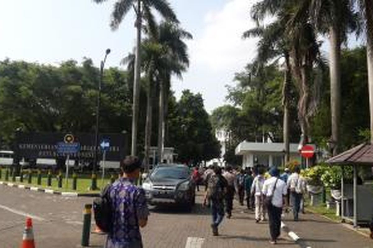 Perwakilan mahasiswa diterima menyampaikan aspirasi di kantor Kementerian Sekretariat Negara, Jalan Veteran IV, Jakarta Pusat, Kamis (21/5/2015).