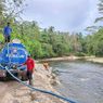 Angkut Air Bersih kepada Warga, Truk Tagan Turun ke Sungai sampai Patah Per dan Knalpot Copot