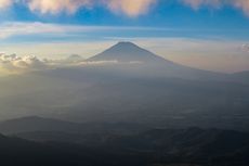 Usai Terbakar, Jalur Pendakian ke Gunung Sumbing Ditutup