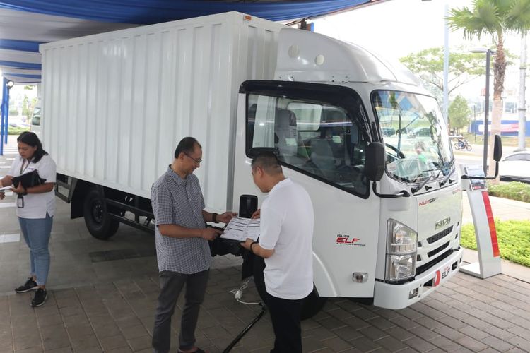 Isuzu pameran di Astra Bic Center