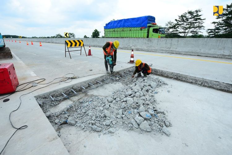 Tol Trans Sumatera (JTTS) ruas Terbanggi Besar - Pematang Panggang - Kayu Agung (Terpeka)