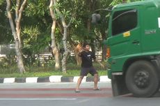 Aksi Nekat Sejumlah Bocah Tanjung Priok Adang Truk Trailer, Sopir Terpaksa Injak Rem