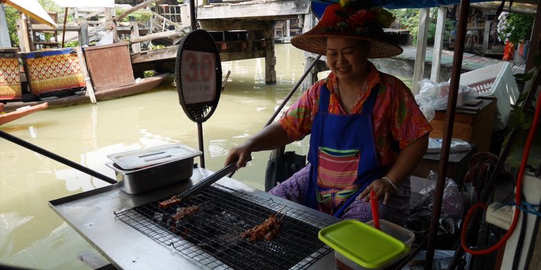 Aneka kuliner yang ada di Floating Market, Pattaya, Thailand, Senin (5/2/2018).