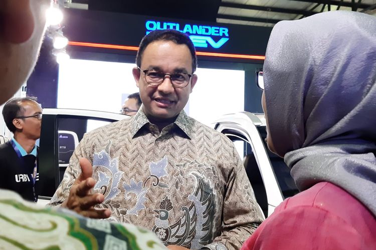 Anies Baswedan menyambangi helatan Indonesia Electric Motor Show (IEMS) 2019, Jakarta, Kamis (5/9/2019).
