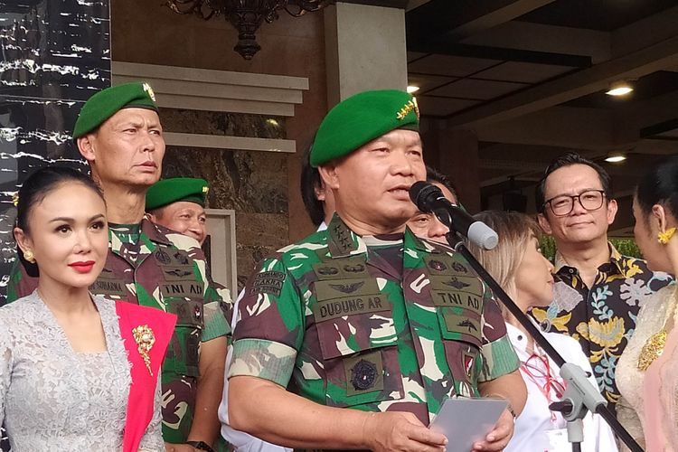 KSAD Jenderal TNI Dudung Abdurachman 2022 usai menyelenggarakan kegiatan Satria Indonesia di Mabes TNI AD, Gambir, Jakarta Pusat, Rabu (17/8/2022). 