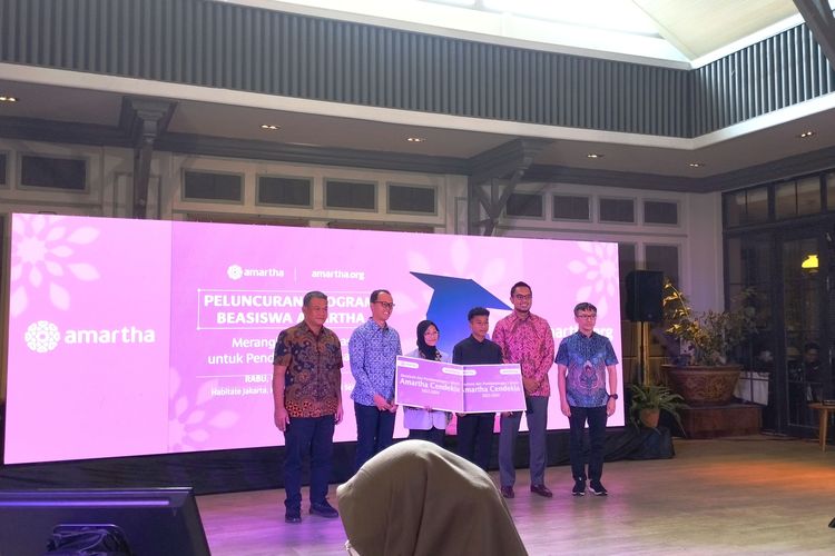 Penyerahan Beasiswa Amartha Cendekia kepada perwakilan Awardee di Kuningan, Jakarta Selatan. Rabu (06/09/2023)