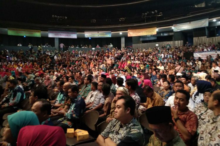 Kunjungan kerja Gubernur DKI Jakarta Anies Baswedan menemui jajaran Pemerintah Kota Administrasi Jakarta Selatan di Balai Sarbini, Kamis (23/11/2017).