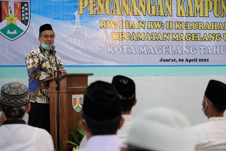 Wali Kota Magelang Muchamad Nur Aziz saat pencanangan Kampung Religi di Balai RW 2 Kampung Wates Beningan, Kecamatan Magelang Utara, Kota Magelang, Jumat (9/4/2021).