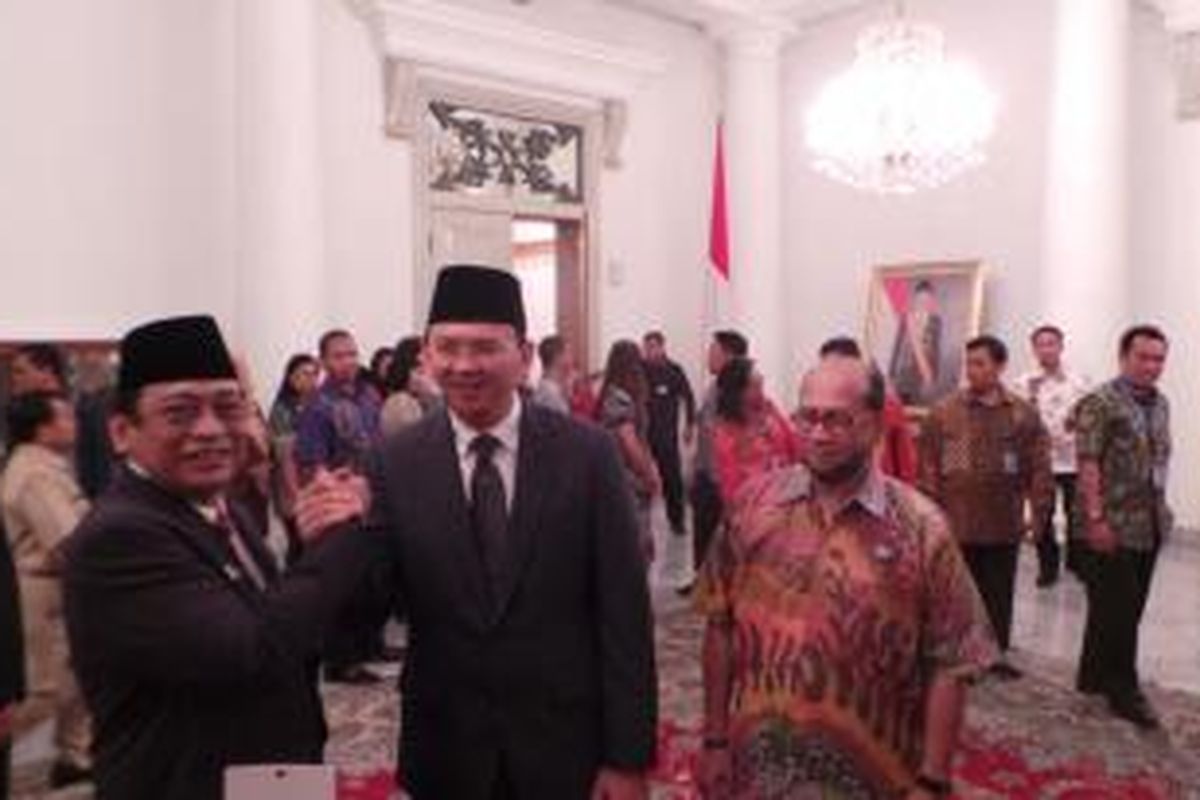 Gubernur DKI Jakarta Basuki Tjahaja Purnama lantik Kepala Badan Narkotika Nasional (BNN) Provinsi DKI Jakarta Brigjen (Pol) Iwan A. Ibrahim, di Balai Kota, Selasa (11/8/2015). 