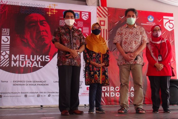 Kemendikbud Hilmar Farid menghadiri kegiatan melukis mural yang diadakan Museum Basoeki Abdullah.
