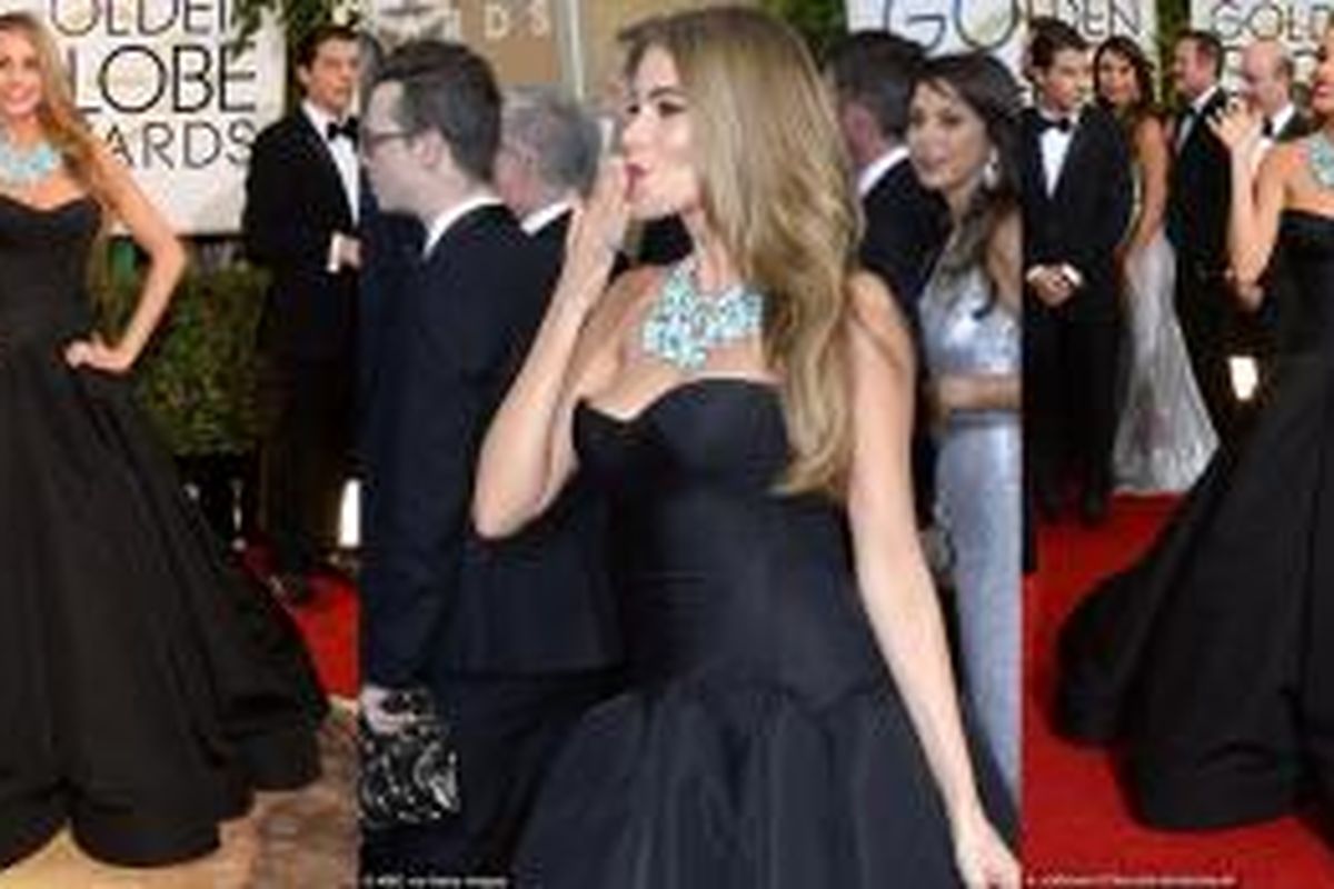 Aktris Sofia Vergara dalam karpet merah Golden Globes Award.