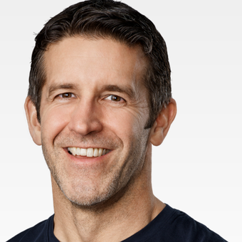 John Ternus, sosok yang akan menduduki jabatan CEO Apple menggantikan Tim Cook. 