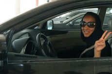 Sudah Empat Perempuan Arab Saudi Menyetir Mobil Sendiri